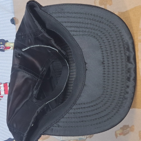 Vintage Disney Mickey Mouse silhouette black & white satin leather pull tab hat - Picture 7 of 8